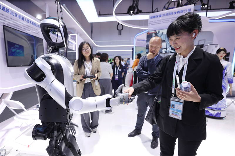 Ouverture de l'Exposition internationale de l'industrie des sciences et technologies de Chine à Beijing