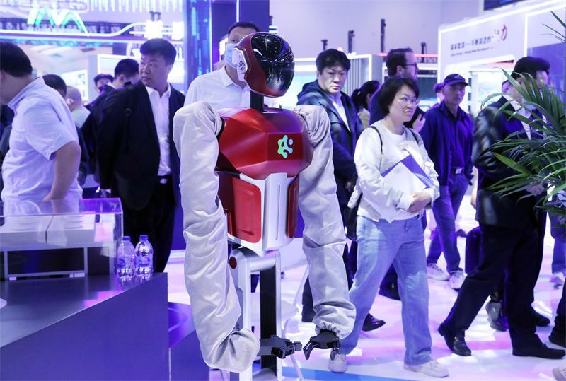 Ouverture de l'Exposition internationale de l'industrie des sciences et technologies de Chine à Beijing