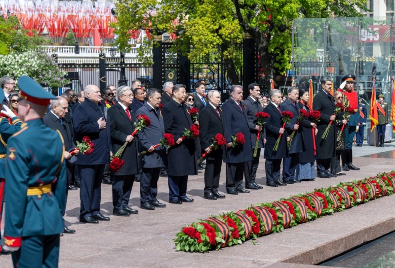 Xi assiste aux célébrations du Jour de la Victoire en Russie