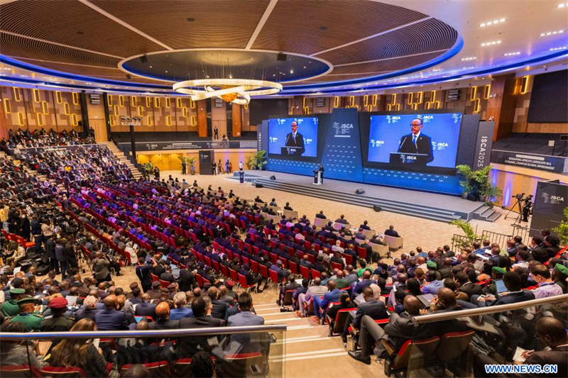 La Conférence internationale sur la sécurité en Afrique (ISCA) s'est ouverte le 19 mai 2025 à Kigali au Rwanda, appelant à des solutions conduites par l'Afrique aux défis sécuritaires du continent. (Xinhua/Cyril Ndegeya)