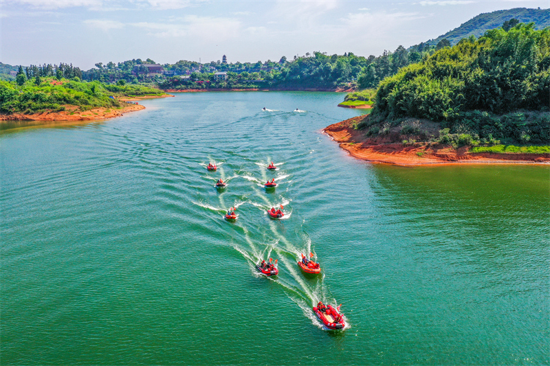 Sichuan : 17 équipes du Sichuan et de Chongqing participent à des exercices de sauvetage d'urgence à Luzhou