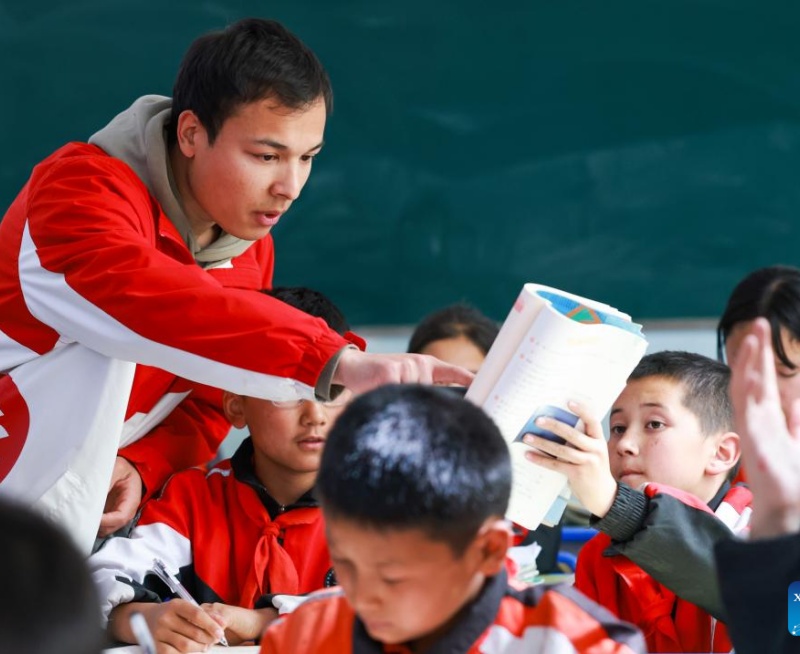 Xinjiang?: comment des enseignants bénévoles illuminent les salles de classe rurales