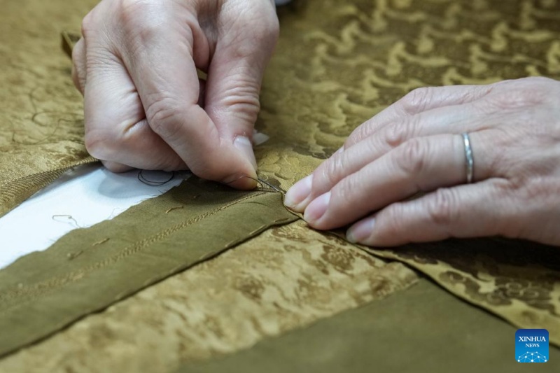 Jiangsu?: histoire en photos des restaurateurs du Musée de la soie de Suzhou