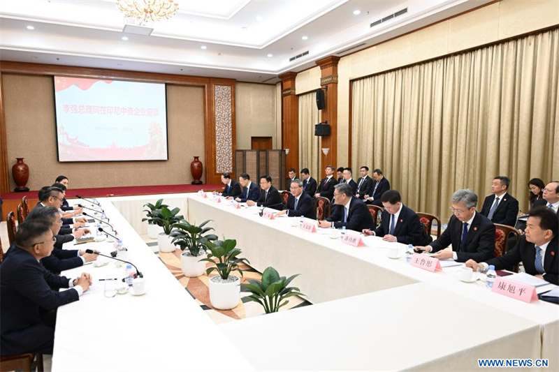 La Chine est pleinement préparée aux chocs externes, déclare le PM chinois aux entreprises chinoises opérant en Indonésie