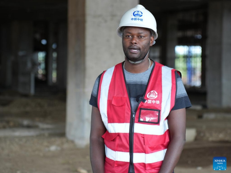 Du plan à la fraternité, comment le stade d'Arusha en Tanzanie s'élève avec le soutien de la Chine