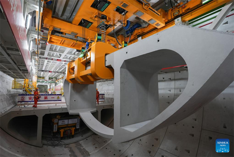 Zhejiang : le forage du tunnel sous-marin de Jintang de la voie ferrée Zhoushan-Ningbo a commencé