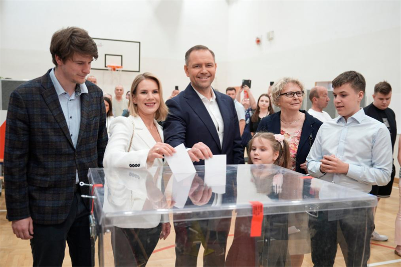 Pologne : Karol Nawrocki remporte l'élection présidentielle