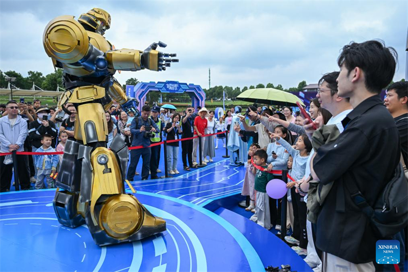Hubei : ouverture du Carnaval mondial du robot à Wuhan