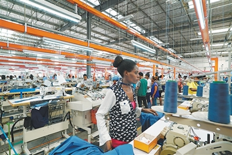 Comment les entreprises chinoises soutiennent activement le processus d'industrialisation en Afrique