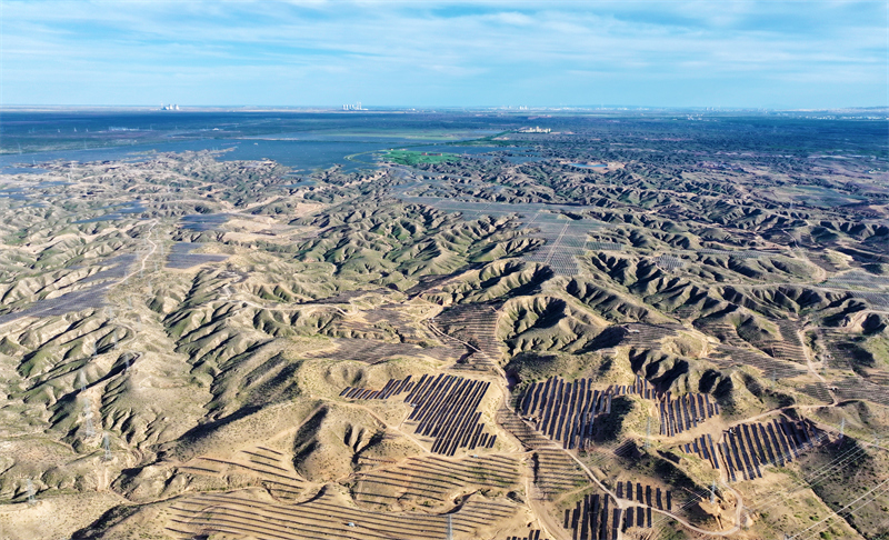 Ningxia : la centrale photovolta?que favorise le développement vert à Yinchuan