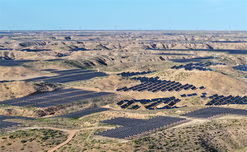 Ningxia : la centrale photovolta?que favorise le développement vert à Yinchuan
