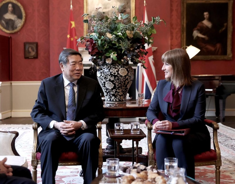 Un vice-PM chinois rencontre la chancelière de l'Echiquier britannique pour discuter de la coopération économique et financière