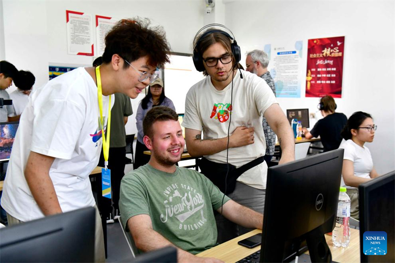 Shandong : un camp d'échanges culturels sino-britannique organisé à Rizhao