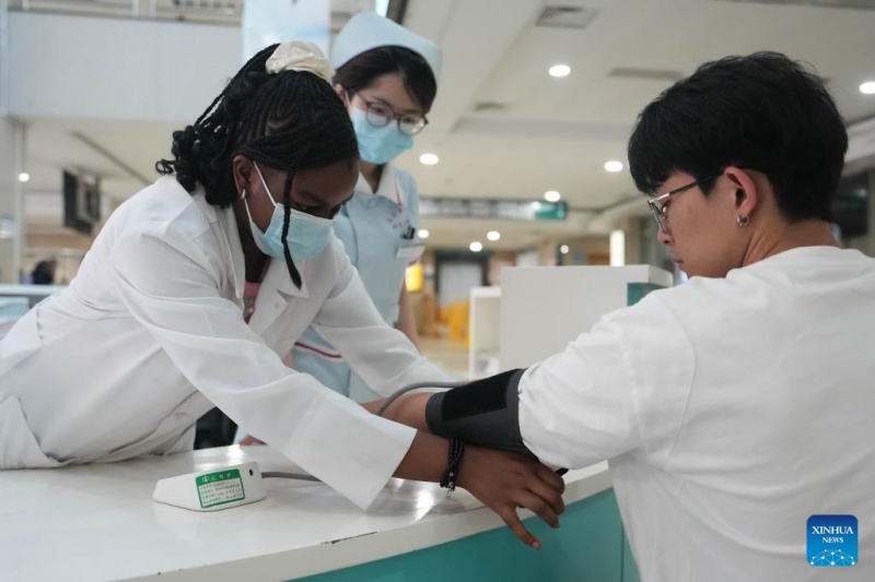 Une étudiante nigériane poursuit son rêve de médecine en Chine