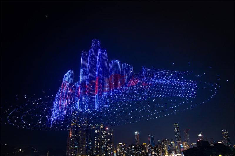 Chongqing : un spectacle lumineux de drones établit un nouveau record du monde Guinness