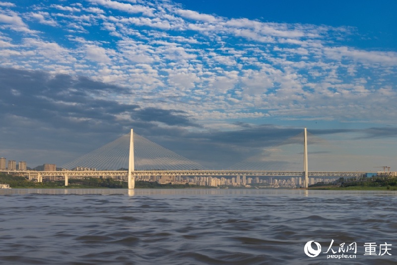 Chongqing?: ?un pont sur le Yangtsé à la conception unique qui séduit tous ses visiteurs
