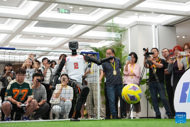 Les industries liées aux robots en pleine expansion à Beijing