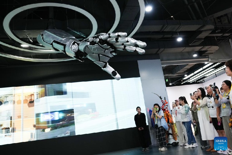 Les industries liées aux robots en pleine expansion à Beijing