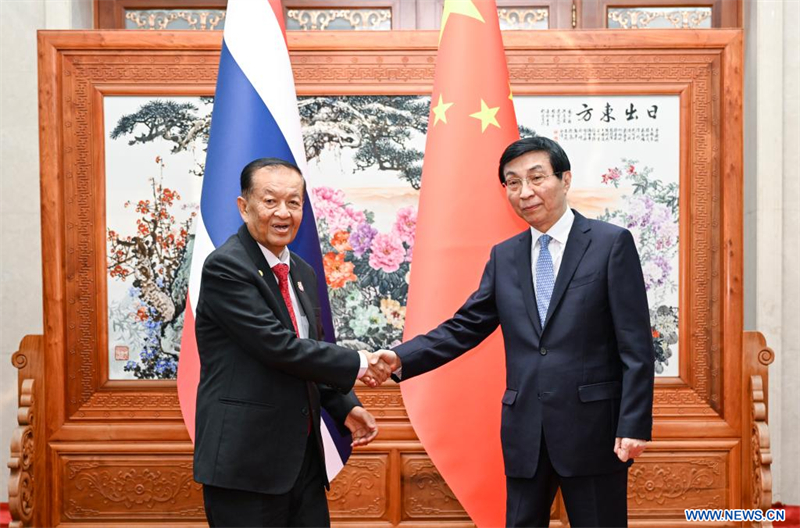 Le plus haut conseiller politique chinois rencontre le président de l'Assemblée nationale de Tha?lande