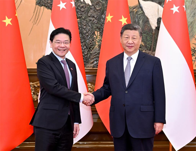 Xi Jinping rencontre le PM singapourien, appelant à renforcer la coopération Chine-Singapour