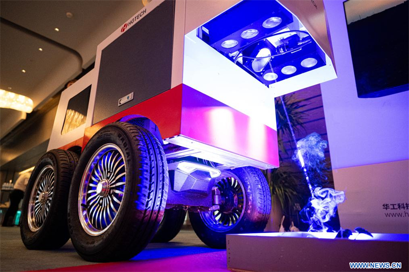 Une entreprise chinoise dévoile un robot intelligent de désherbage au laser