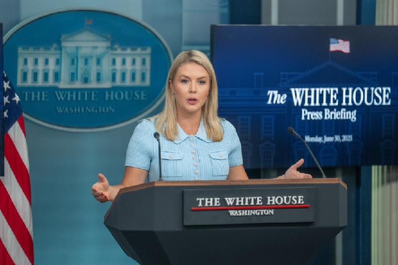 Donald Trump signe un décret exécutif mettant fin aux sanctions contre la Syrie