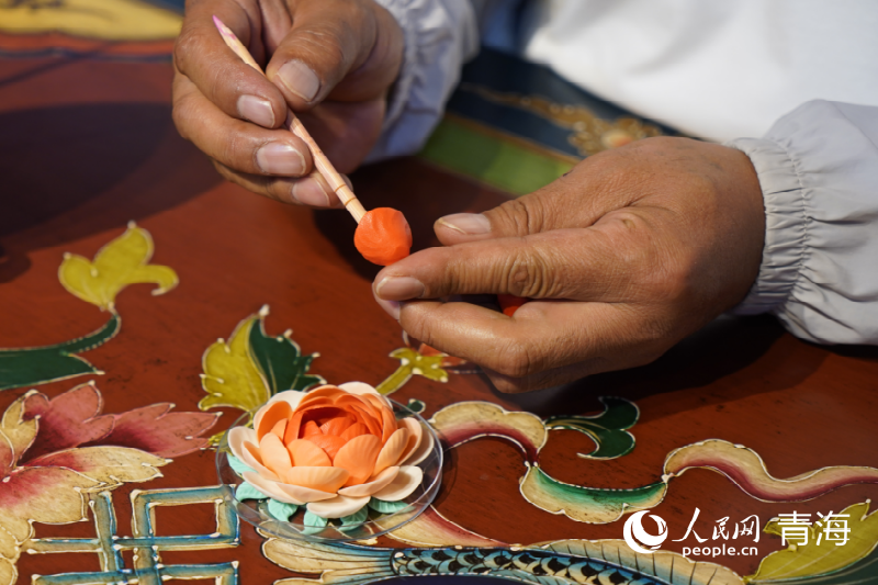 Qinghai?: à Xining, un artisan fait du patrimoine culturel immatériel une partie de la vie moderne