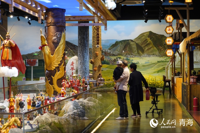 Qinghai?: à Xining, un artisan fait du patrimoine culturel immatériel une partie de la vie moderne