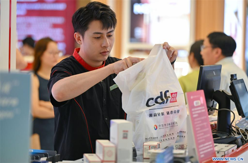 Chine : les ventes hors taxes à Hainan dépassent les 195 milliards de yuans au cours des cinq dernières années