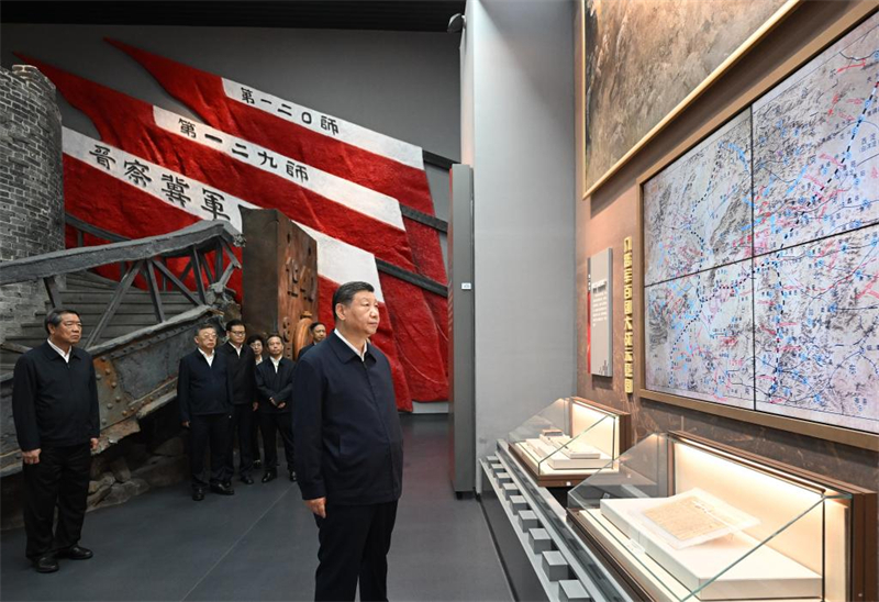 Xi Jinping rend hommage aux martyrs de la guerre de résistance contre l'agression japonaise