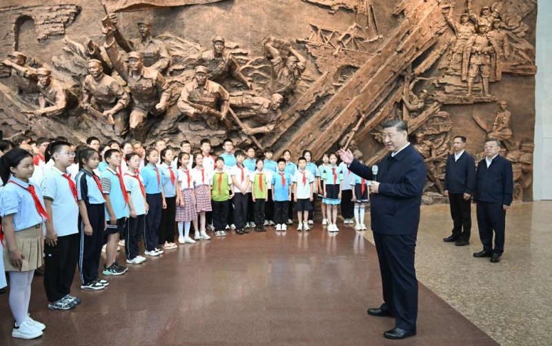 Xi Jinping met l'accent sur la transformation de l'économie basée sur les ressources et la promotion de la modernisation chinoise lors de son inspection au Shanxi