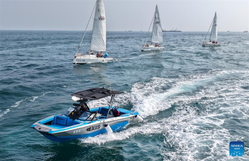 Shandong : une croisière organisée à Qingdao pour célébrer le 20e anniversaire de la Journée maritime de Chine