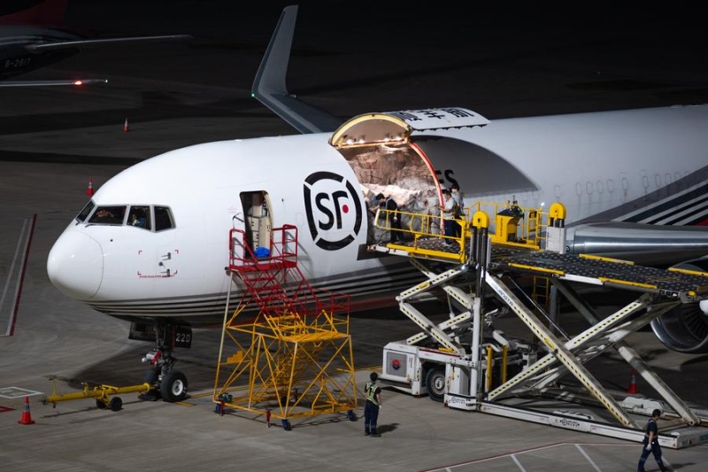 Hubei?: en visite nocturne à Ezhou, premier aéroport chinois axé sur le fret