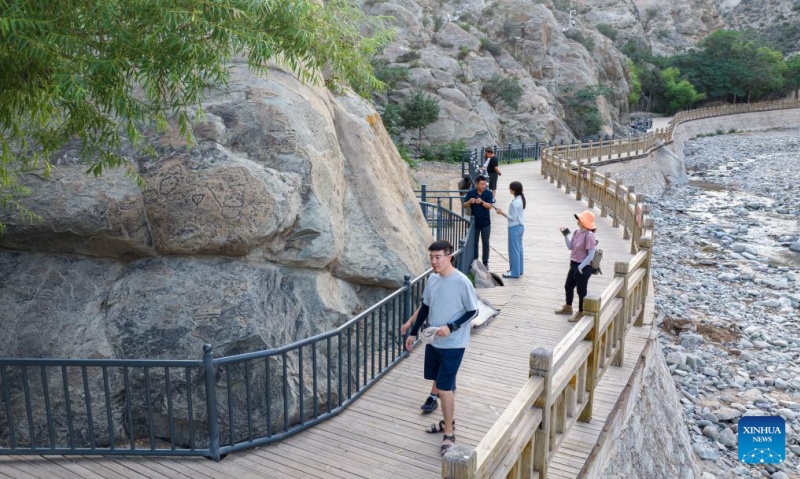 Ningxia : la préservation des peintures rupestres du?mont Helan à Yinchuan