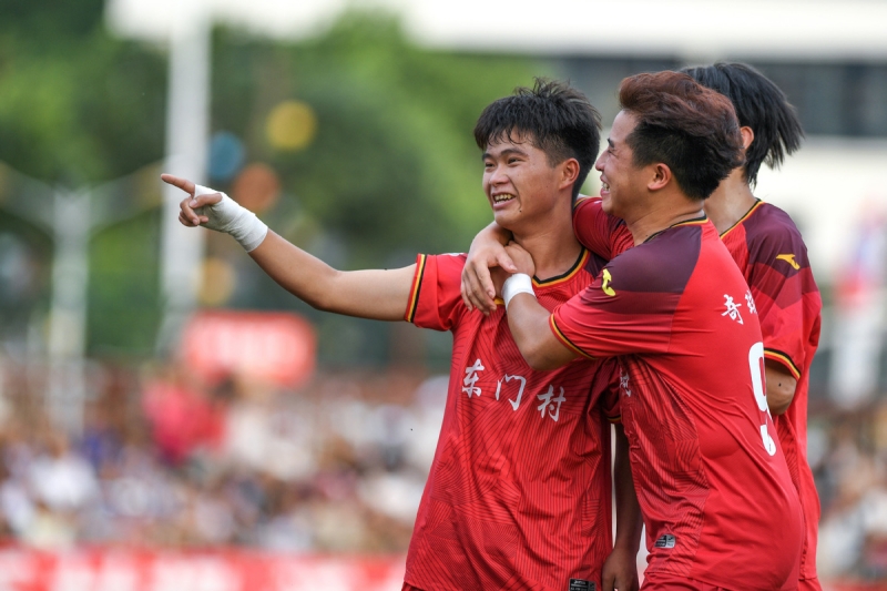 Guizhou?: la Super Ligue de football des villages reprend, illustrant la résilience de la population après les inondations