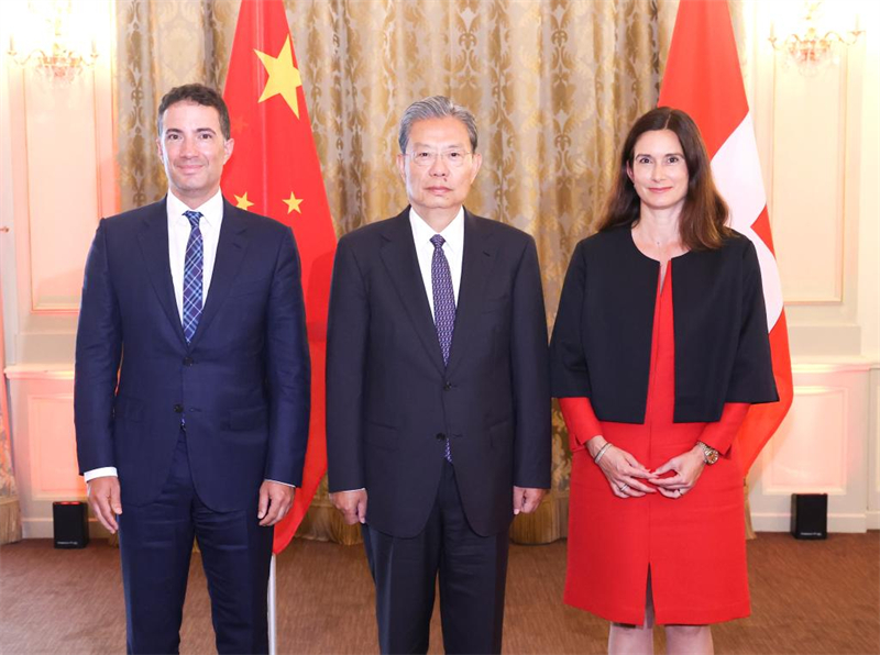 Le plus haut législateur chinois appelle au développement de haut niveau du partenariat stratégique innovant avec la Suisse