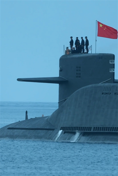 Un sous-marin de la marine chinoise part pour une mission à longue distance