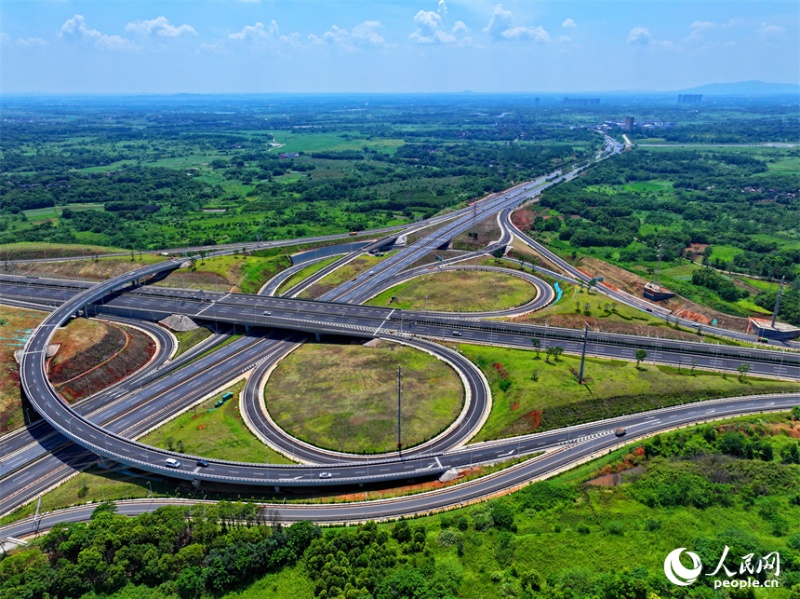 Jiangxi : à Nanchang, un centre de transport en trois dimensions soutient la construction d'une nouvelle urbanisation
