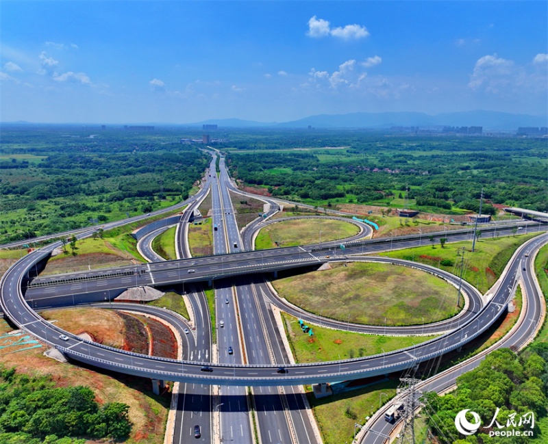 Jiangxi : à Nanchang, un centre de transport en trois dimensions soutient la construction d'une nouvelle urbanisation