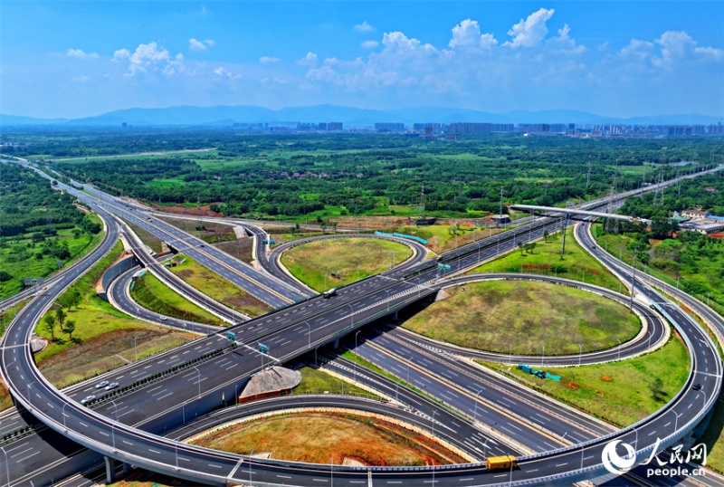 Jiangxi : à Nanchang, un centre de transport en trois dimensions soutient la construction d'une nouvelle urbanisation