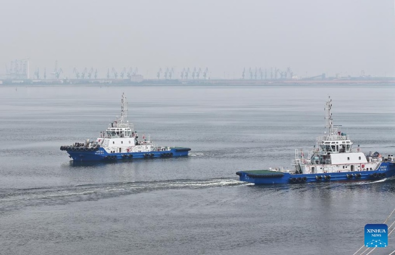 Tianjin : des remorqueurs portuaires entièrement électriques prennent la mer