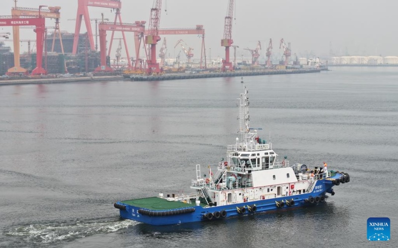 Tianjin : des remorqueurs portuaires entièrement électriques prennent la mer