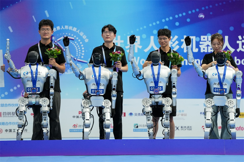 Une spectaculaire bataille d'? hommes volants ? aux Jeux mondiaux des robots humano?des 2025 à Beijing