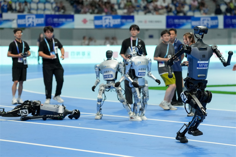 Une spectaculaire bataille d'? hommes volants ? aux Jeux mondiaux des robots humano?des 2025 à Beijing