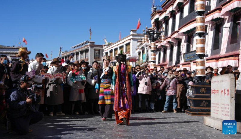 Xizang : histoire en photos d'un héritier de la technique de fabrication de costumes de Lhassa