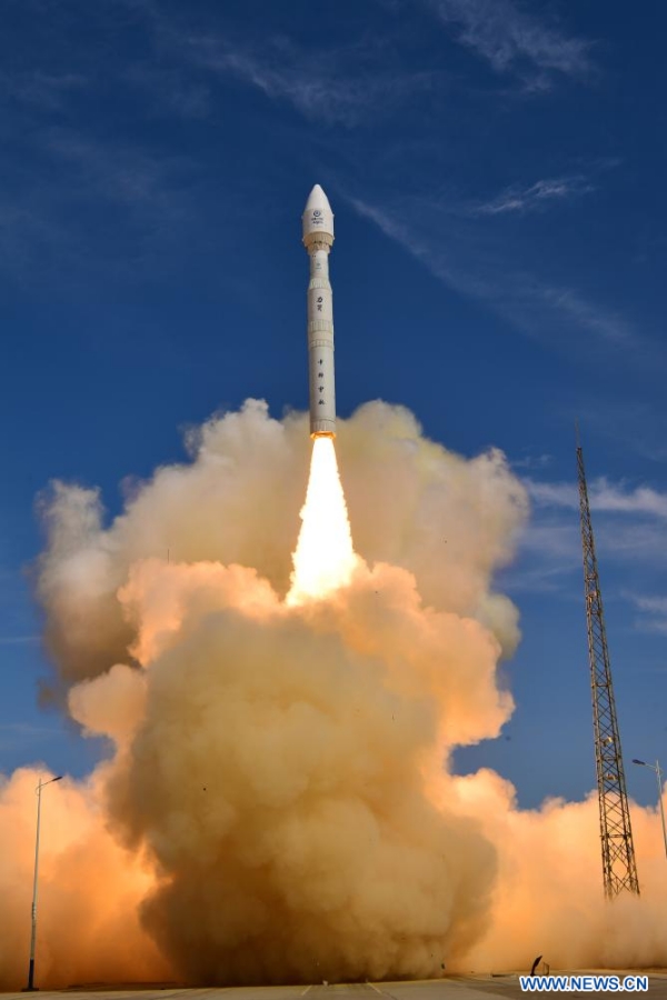 La Chine lance la fusée Lijian-1 avec sept satellites à bord