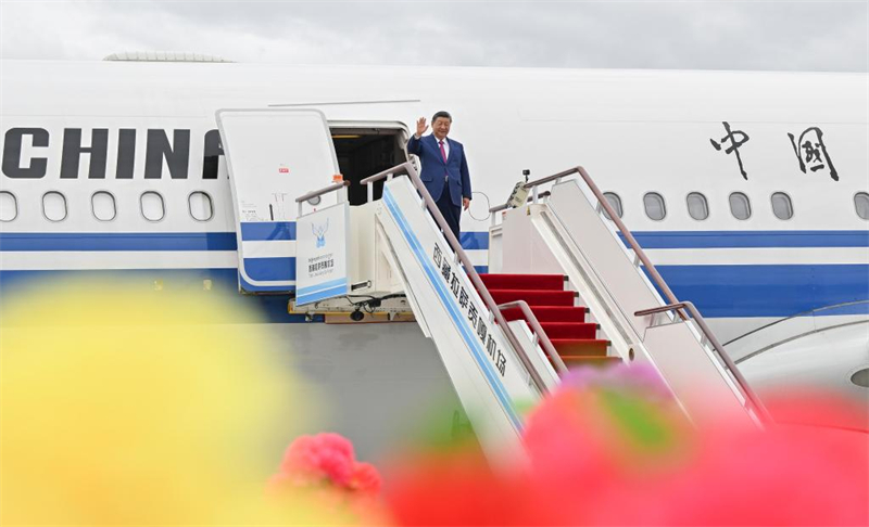 Arrivée de Xi Jinping à Lhassa pour les célébrations du 60e anniversaire de la fondation de la région autonome du Xizang