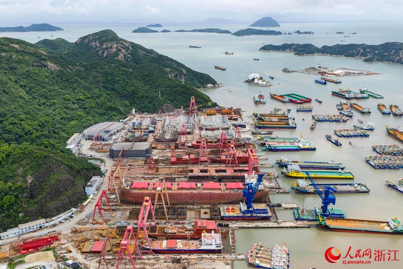 Zhejiang : les chantiers navals de Wenling mettent les bouchées doubles pour honorer les commandes