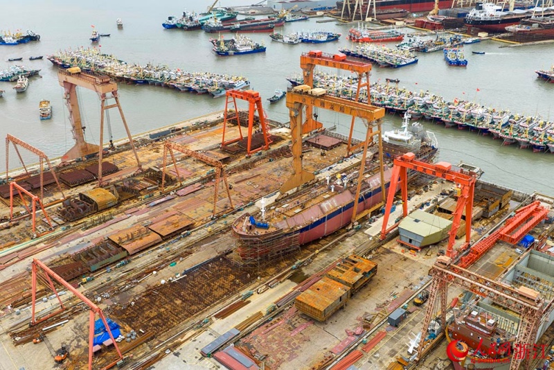 Zhejiang : les chantiers navals de Wenling mettent les bouchées doubles pour honorer les commandes