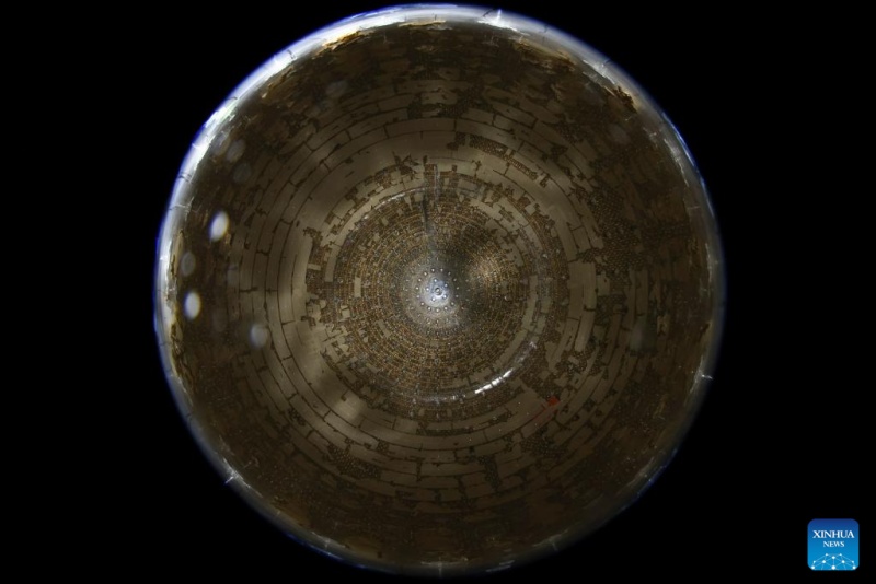 Le détecteur de neutrinos ultra-large chinois a commencé ses opérations de recherche de ? particules fant?mes ?